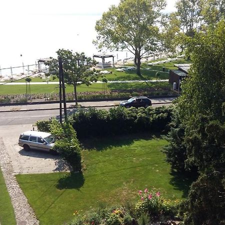 Lakeside Apartment Тихань Екстер'єр фото