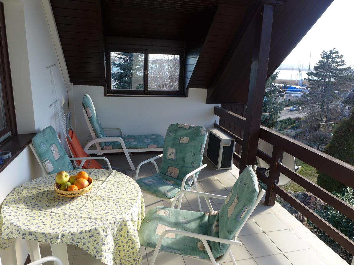 Lakeside Apartment Тихань Екстер'єр фото